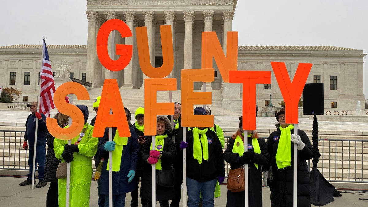 Guns or weed? Justice Department says you can't use both