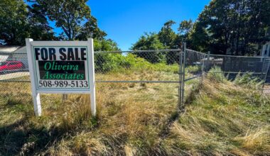 Chiropractic center proposed for 'eyesore' Fall River Highlands lot