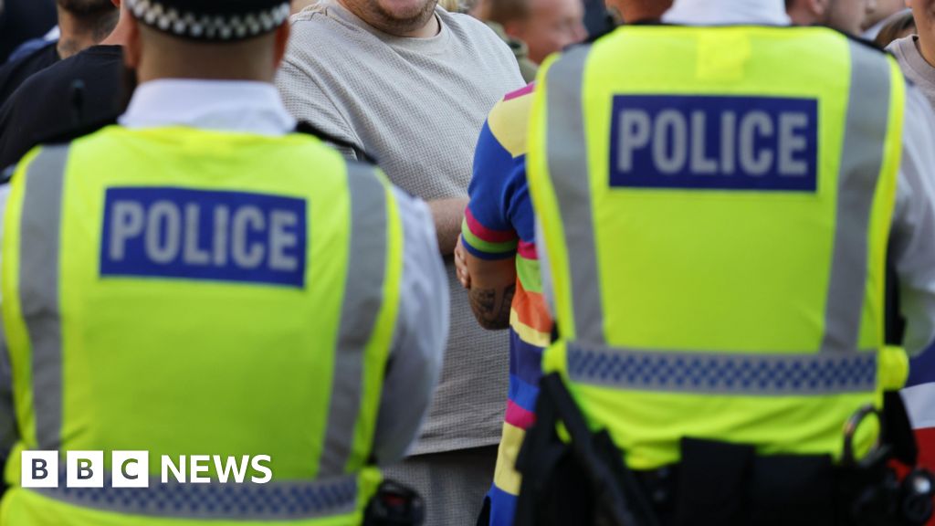 Five arrests after protests at migrant hotels