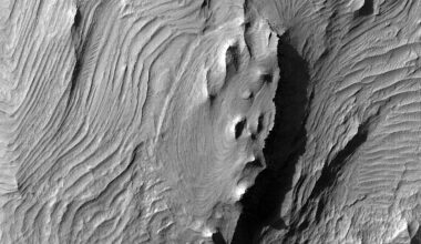 Longest canyon in the solar system reveals new secrets — Space photo of the week