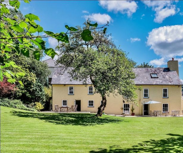 Tŷ Mawr Country Hotel and Restaurant in Brechfa