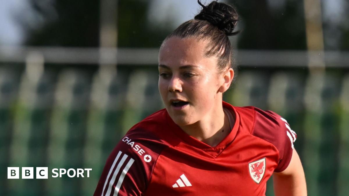 Georgia Walters: Wales striker joins Gwalia United from Blackburn Rovers
