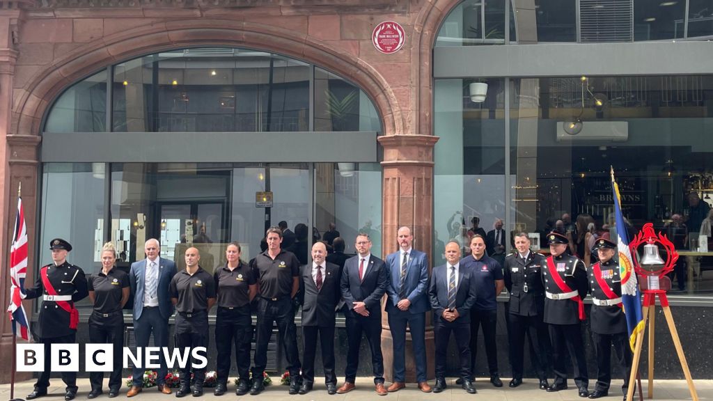 Plaque honours Sheffield firefighter killed in cafe blaze