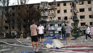 Russia attacks Ukraine’s Zaporizhia; Kyiv hits Russian oil refineries | Russia-Ukraine war News