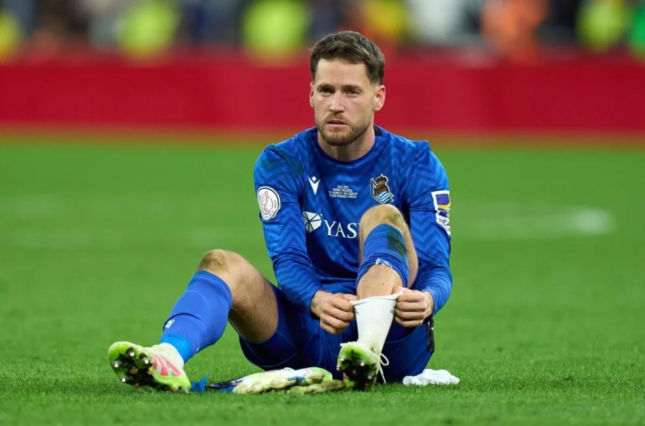 Newcastle and Aston Villa willing to negotiate release clause for Spain star