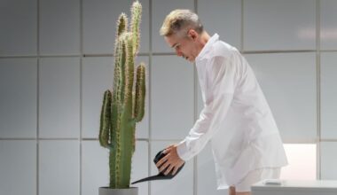 Clive at Arcola Theatre: it's hard to care about this production with no points to make