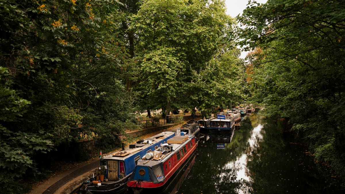 Britain’s canalboat ‘continuous cruisers’ fear new rules will sink their way of life