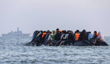 UK To Return Small Boat Migrants To France Under Under New Treaty