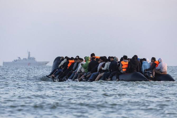 UK To Return Small Boat Migrants To France Under Under New Treaty