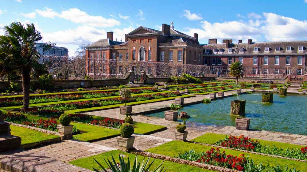 Breaking Down the Royal Family Properties Who Lives Where Kensington Palace Prince William 487511908
