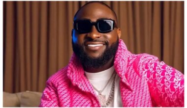 Moment Davido told his friends to stop smoking out of respect for his dad [VIDEO]