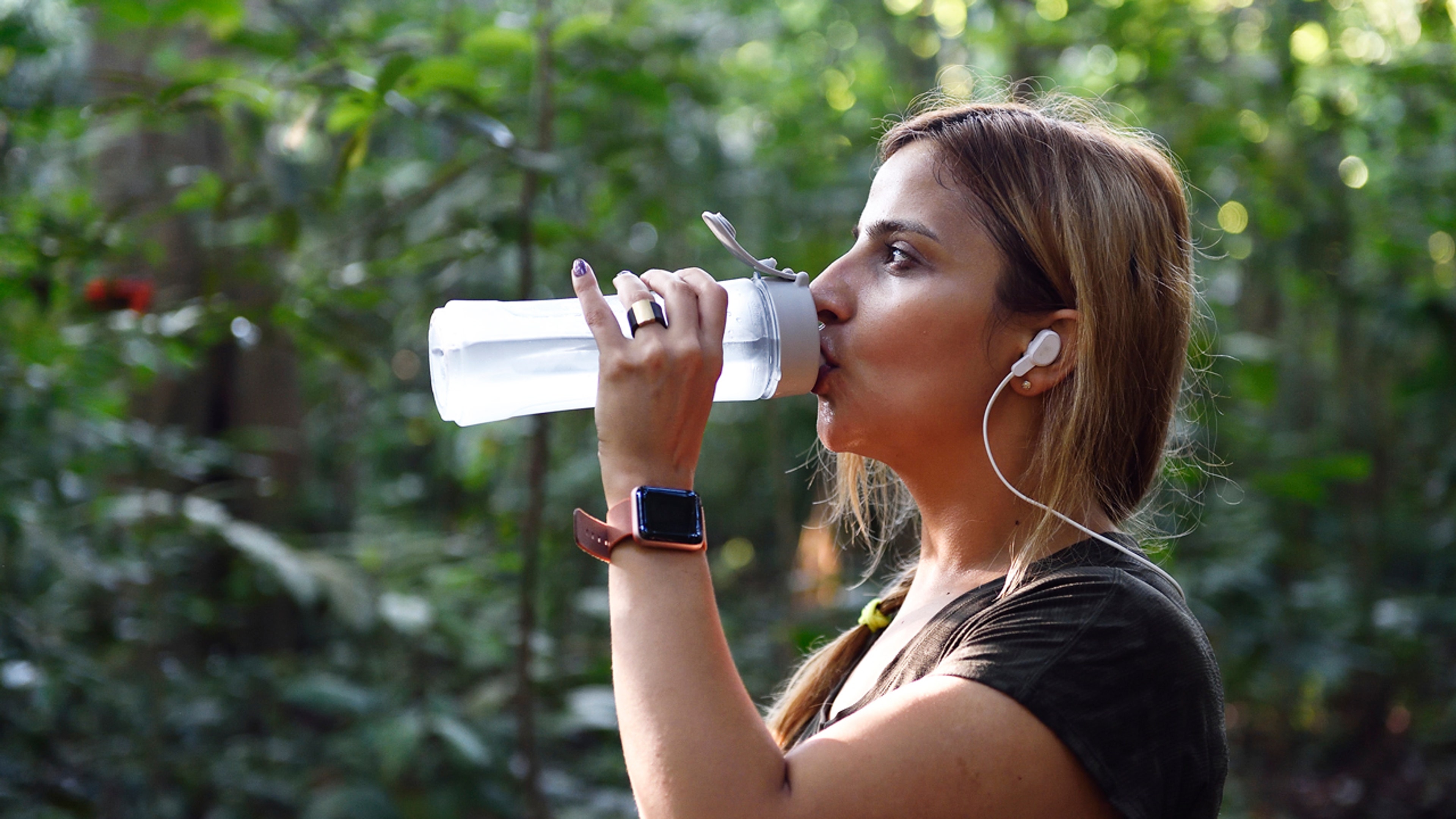 Female-Water-Fitness-Drink-1280x720-Healthline.jpg