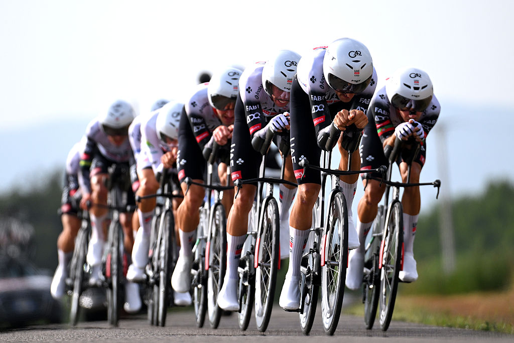 Vuelta a España stage 5: UAE Team Emirates-XRG delivers commanding team time trial victory while Jonas Vingegaard slips back into leader