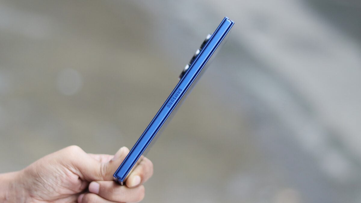 How to stop your Samsung Galaxy phone from overheating this summer