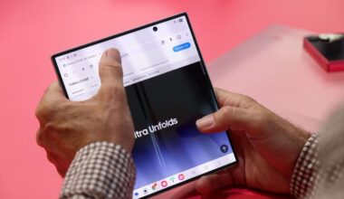 A YouTuber tested the Galaxy Z Fold 7 with 2,00,000 fold cycle