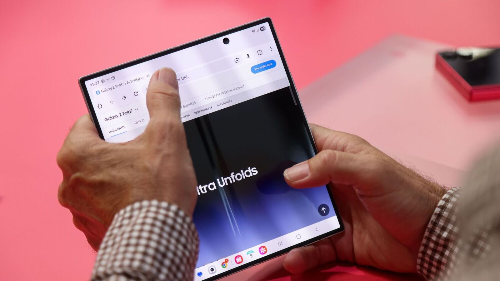 A YouTuber tested the Galaxy Z Fold 7 with 2,00,000 fold cycle