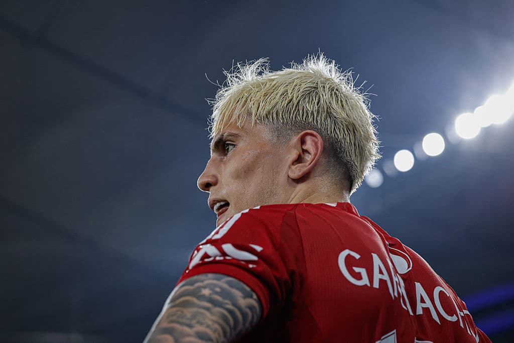Chelsea begin talks over Garnacho signing as Man Utd set asking price - London Evening Standard