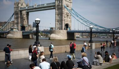 American searches for 'how to move to England' increase 900% after election