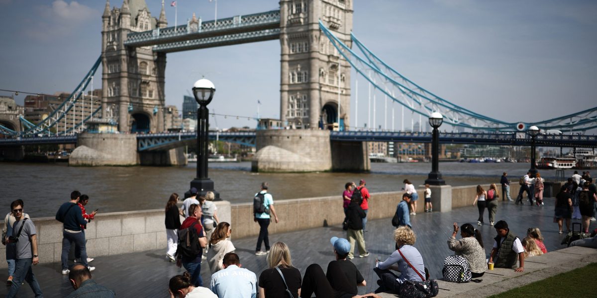 American searches for 'how to move to England' increase 900% after election