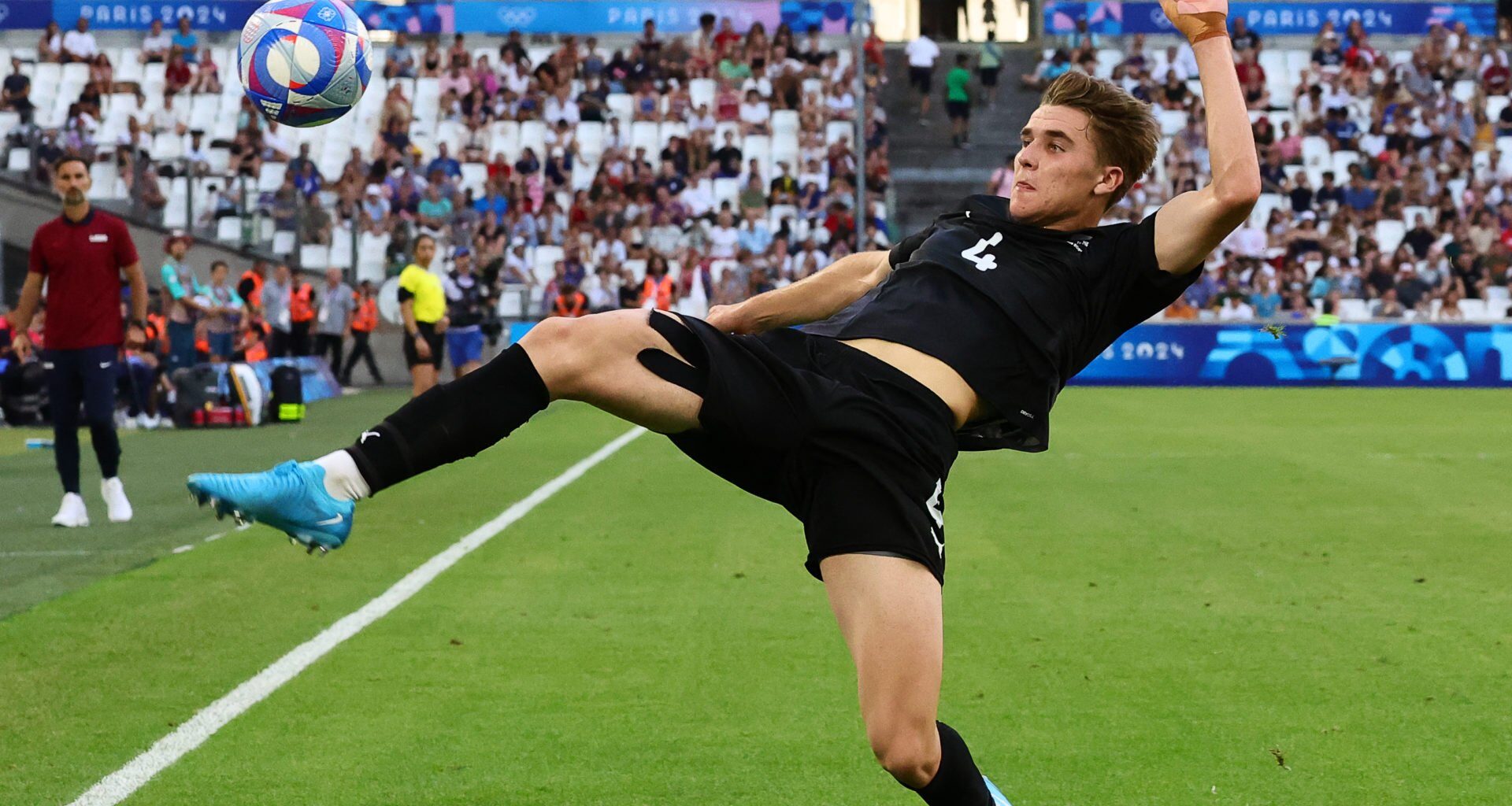 Sheffield United fans slam Tyler Bindon display as Nottingham Forest loanee suffers nightmare debut