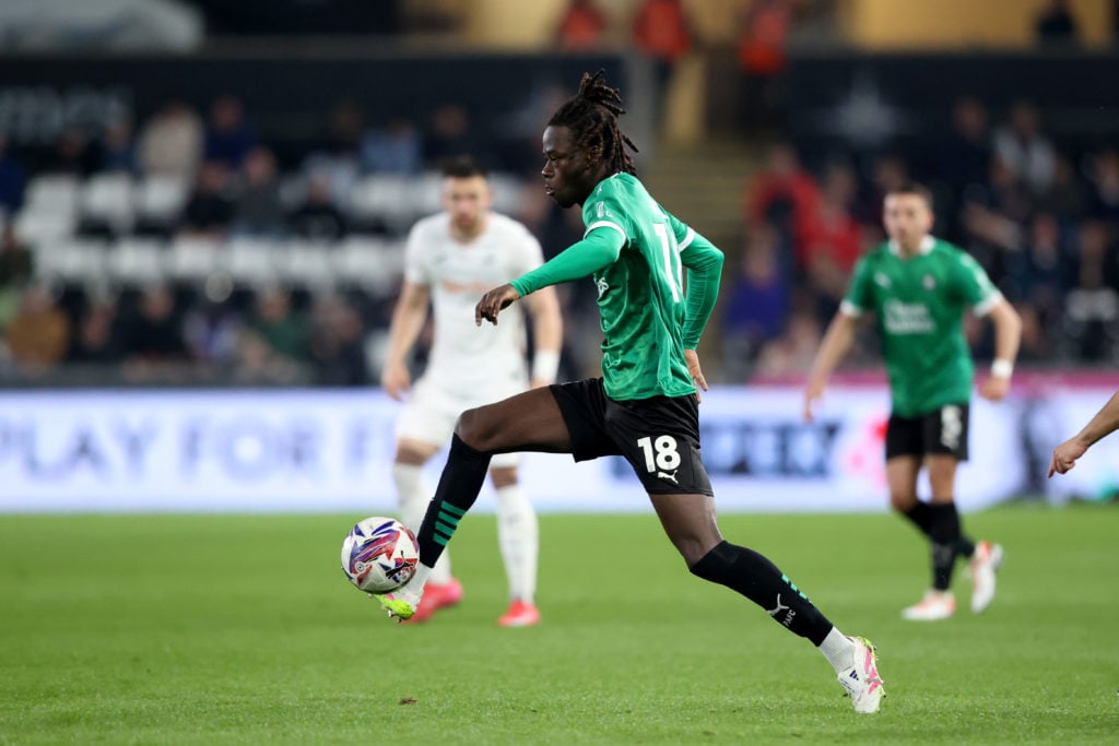 Darko Gyabi in action for Plymouth.