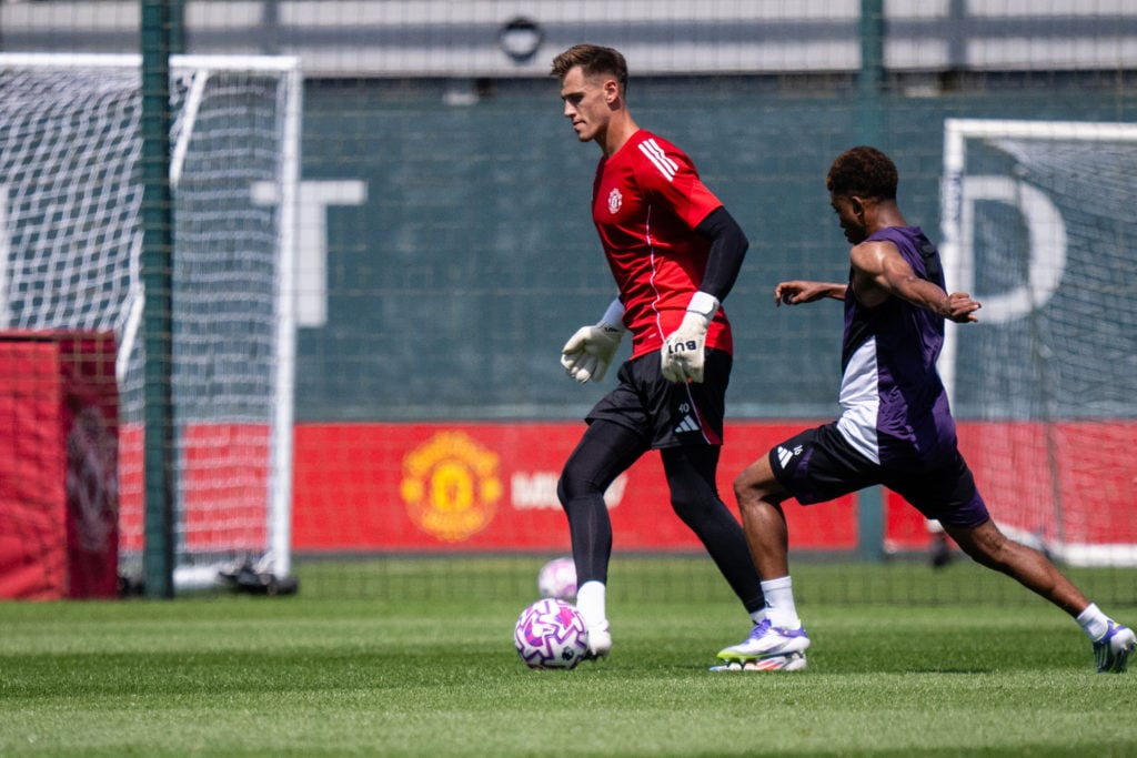 Radek Vitek dribbling in Man Utd training 2025/26 vs Amad