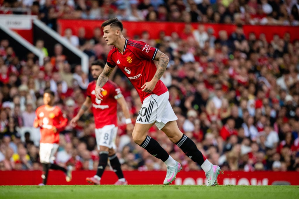 Benjamin Sesko playing for Manchester United v Arsenal