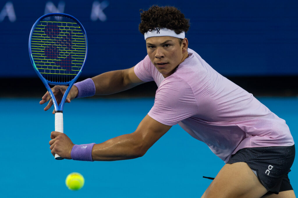 Ben Shelton of the United States in action against Alexander Zverev of Germany in the quarter finals of the men's singles at the Cincinnati Open at the Lindner Family Tennis Center on August 15, 2025 in Mason, Ohio.