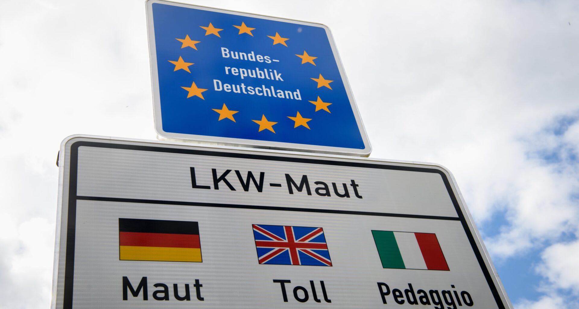 Former German transport minister charged over failed car toll for foreigners