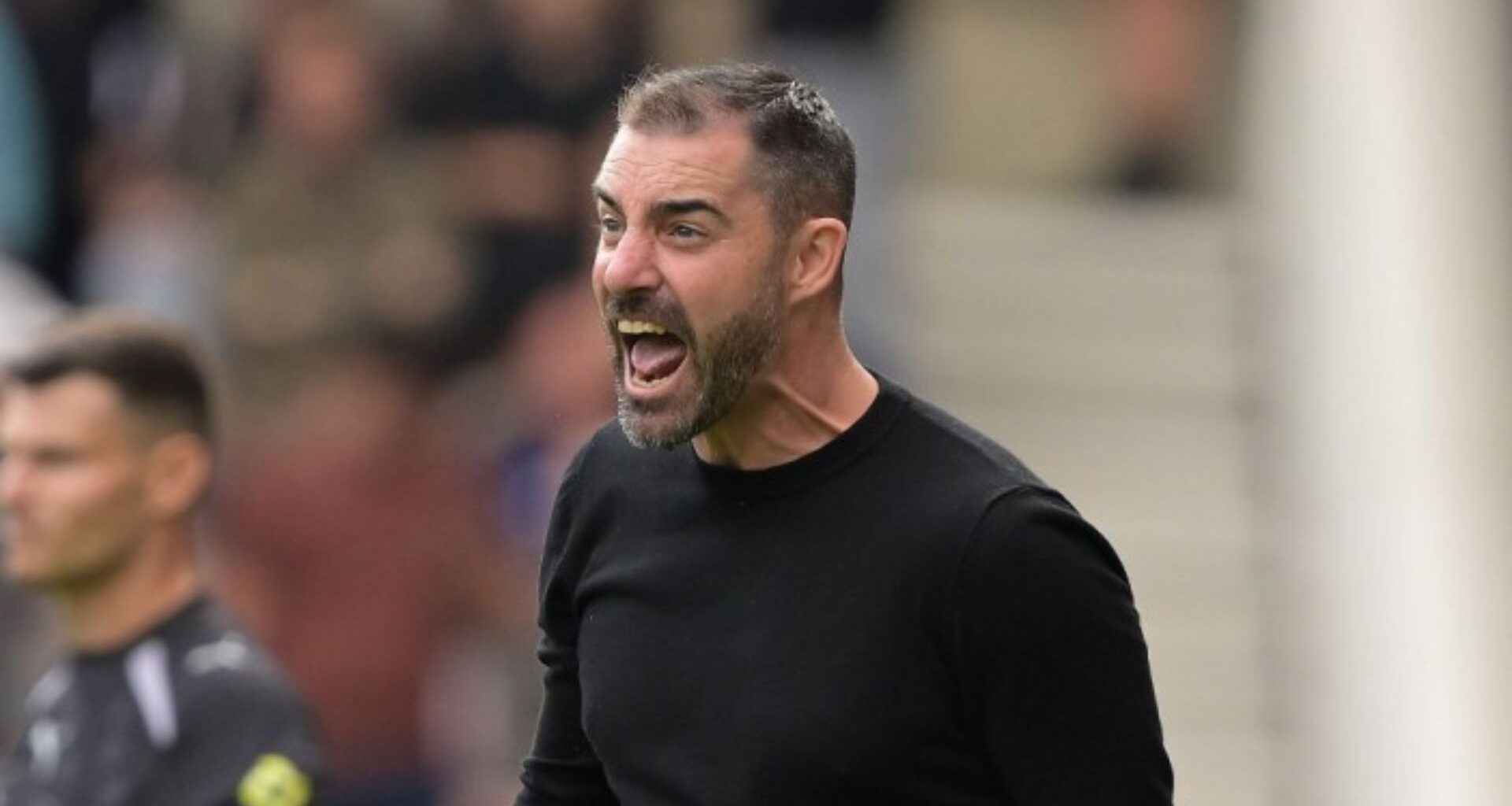 'Sacked in the morning' - Fans turn on Championship manager just five games into new season