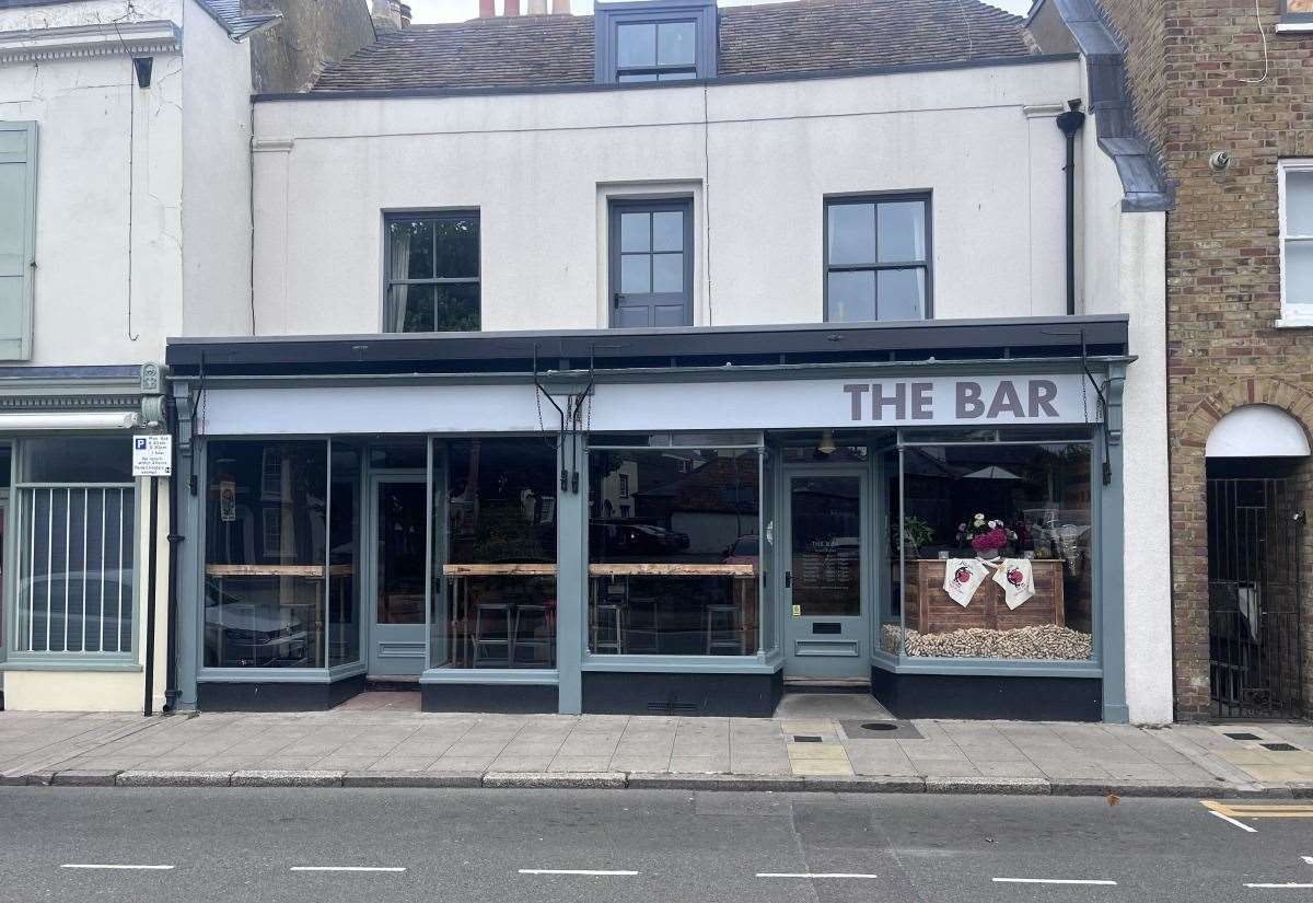 The Bar in Deal High Street wins bid to open beer garden