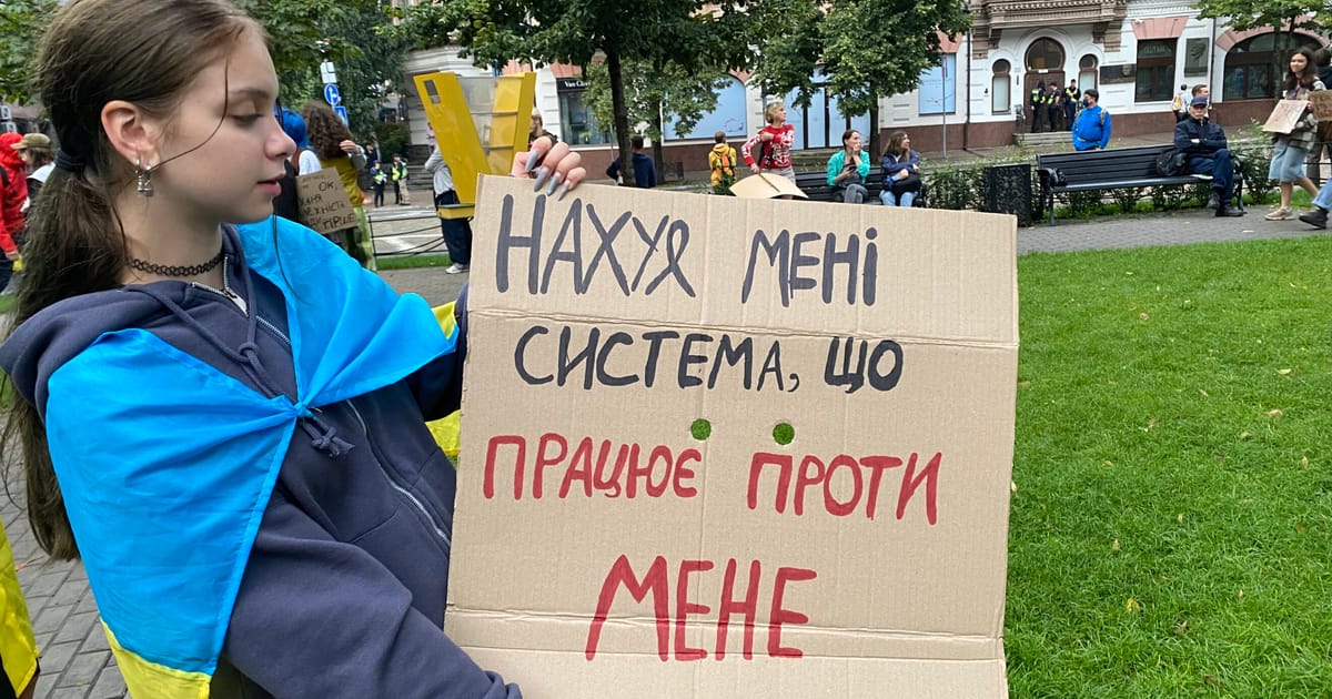 Behind the scenes of Ukraine’s ‘cardboard revolution’ – POLITICO