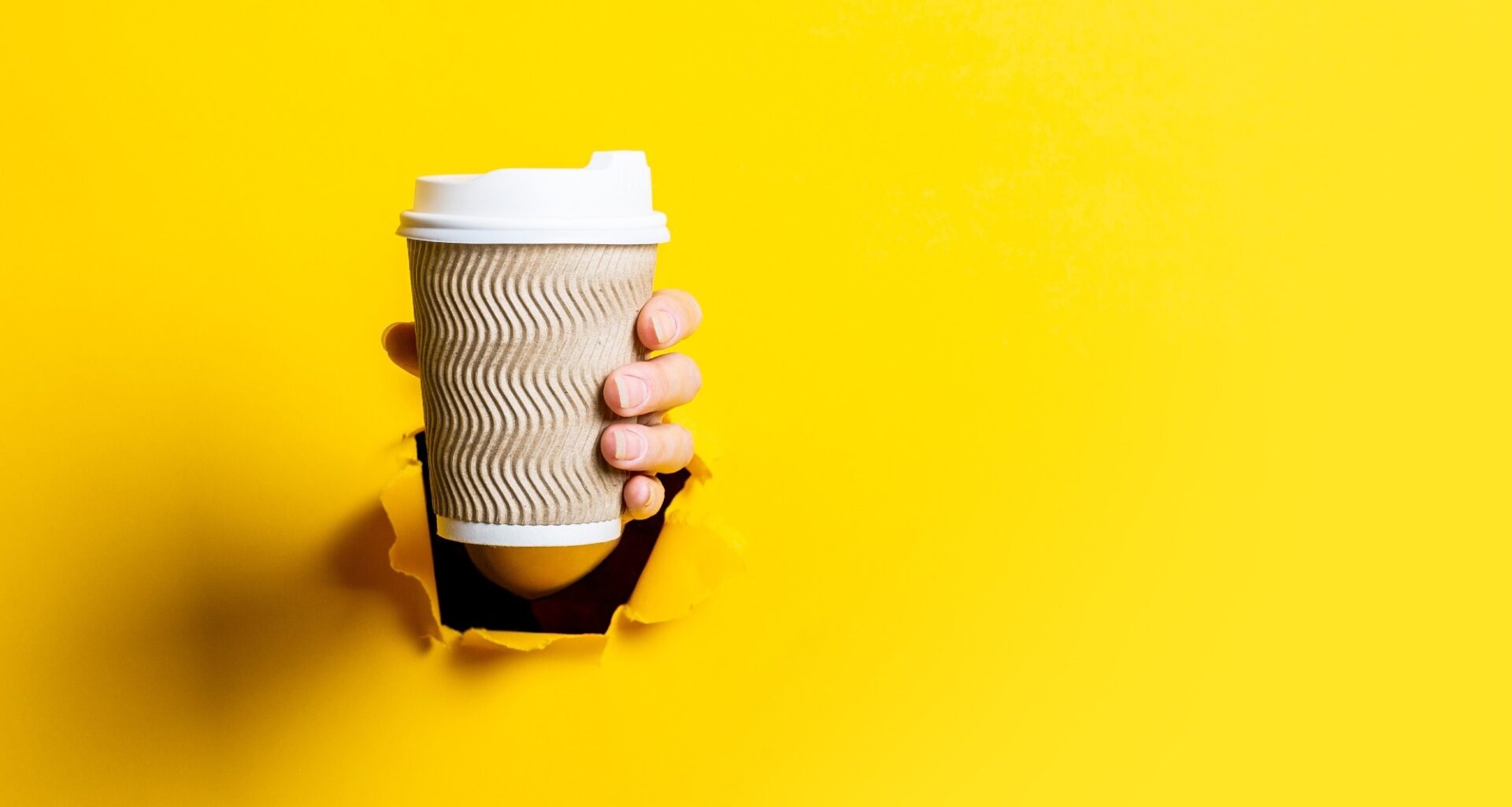 Study: Synthetic microplastics in hot and cold beverages from the UK market: Comprehensive assessment of human exposure via total beverage intake. Image Credit: SAG stock / Shutterstock