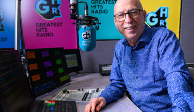 Ken Bruce broadcasts his Greatest Hits Radio show from Edinburgh Fringe – RadioToday