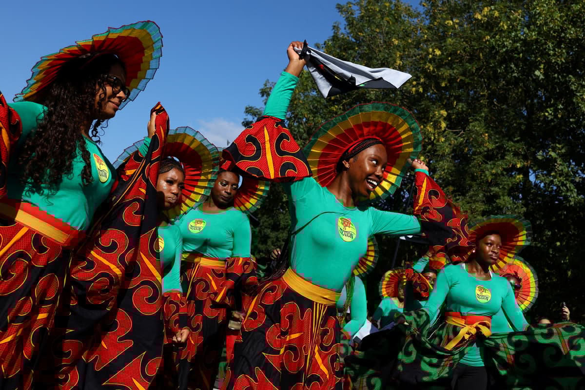 Notting Hill Carnival draws huge crowds to west London as police make 140 arrests - London Evening Standard