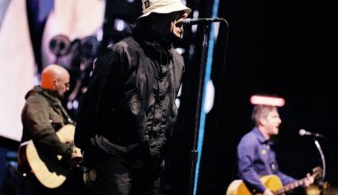Oasis release live version of 'Bring It On Down' from Edinburgh