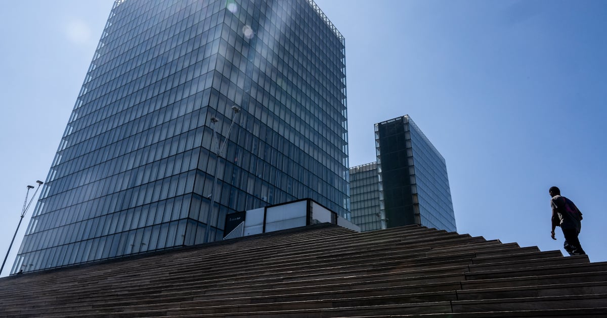 France regrets rise of ‘oven’ glass buildings – The Irish Times