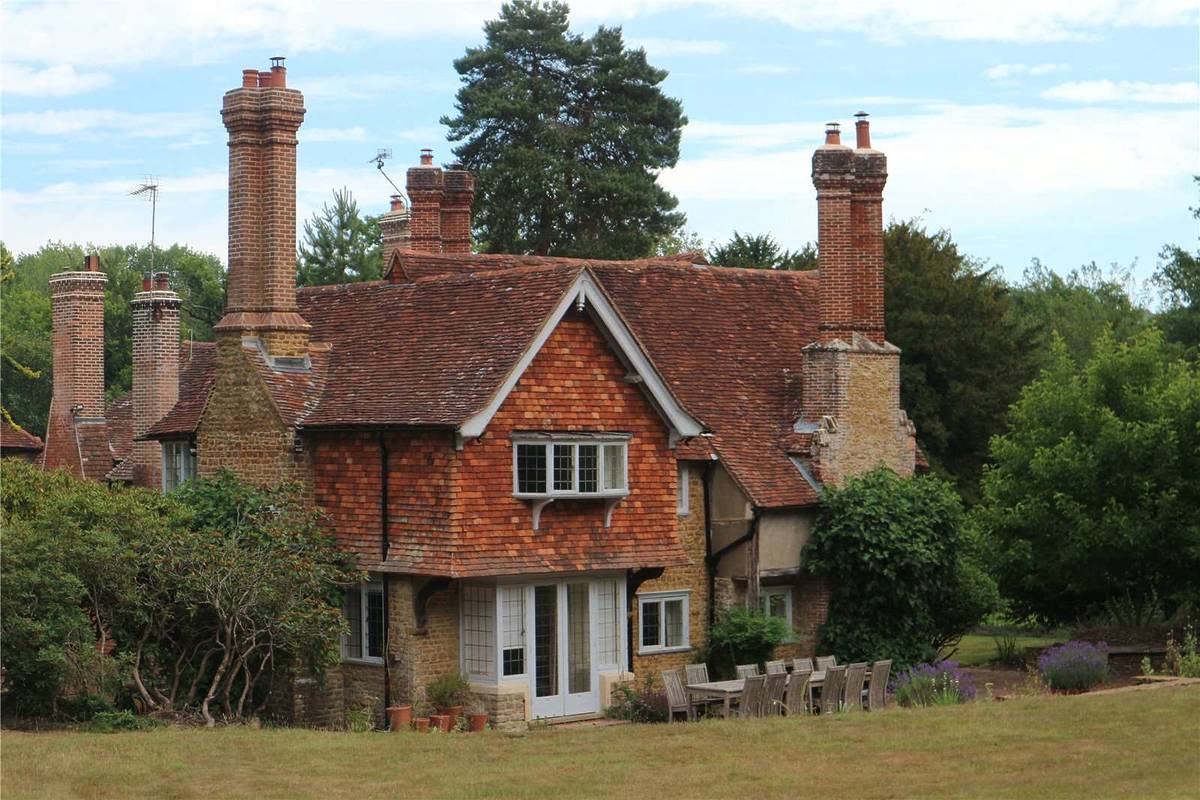 You Could Live In Winston Churchill's Former Holiday Home