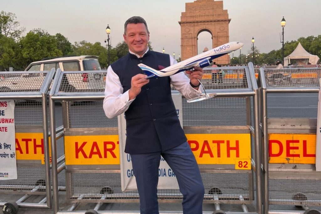 Service to London Heathrow Has a Date