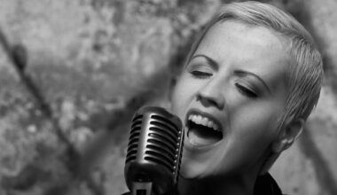 Dolores O’Riordan of The Cranberries
