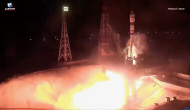 Russia launches mice, microbes and more on monthlong mission to Earth orbit (video)