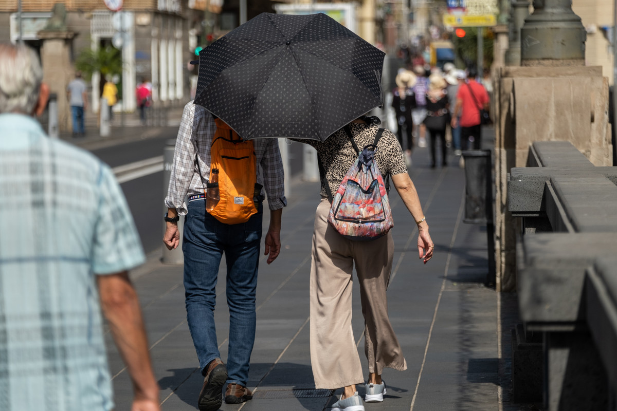 Weather agency issues special warning for prolonged heatwave across Spain