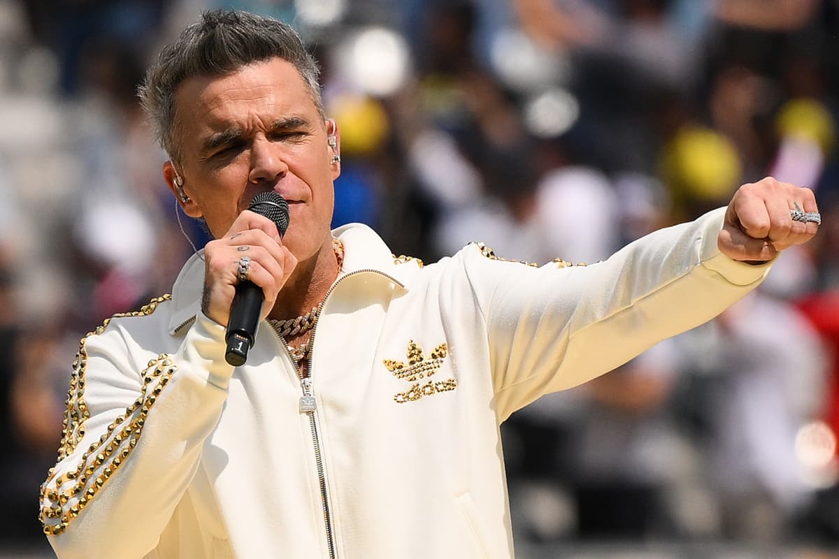 Robbie Williams announces most intimate gig to-date at iconic venue - London Evening Standard