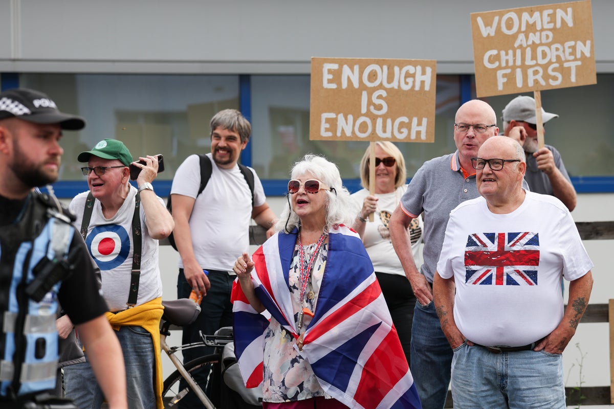 Asylum hotels latest: More than a dozen protests at migrant hotels expected across UK this weekend