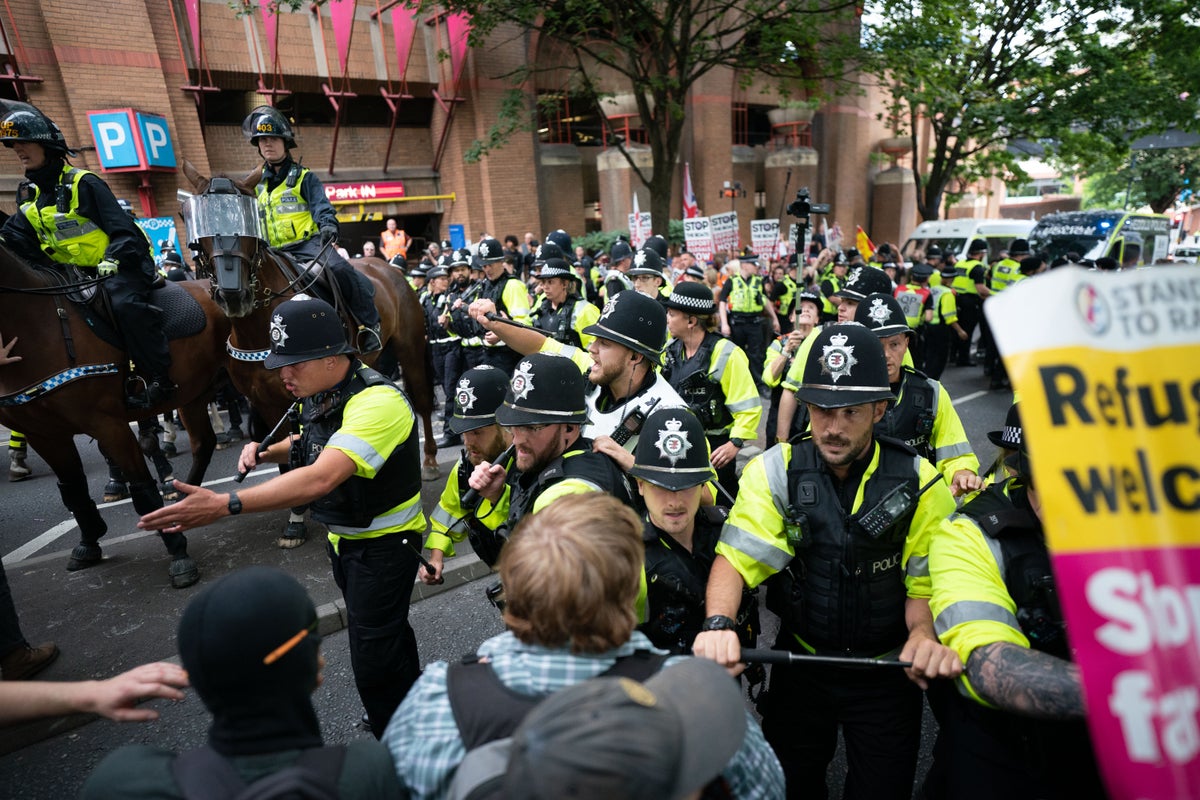 Asylum hotel protests live: More anti-migrant demonstrations planned as UK government promises to overhaul appeals system