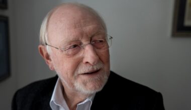 Charge VAT on private healthcare like independent school fees, Kinnock tells Reeves