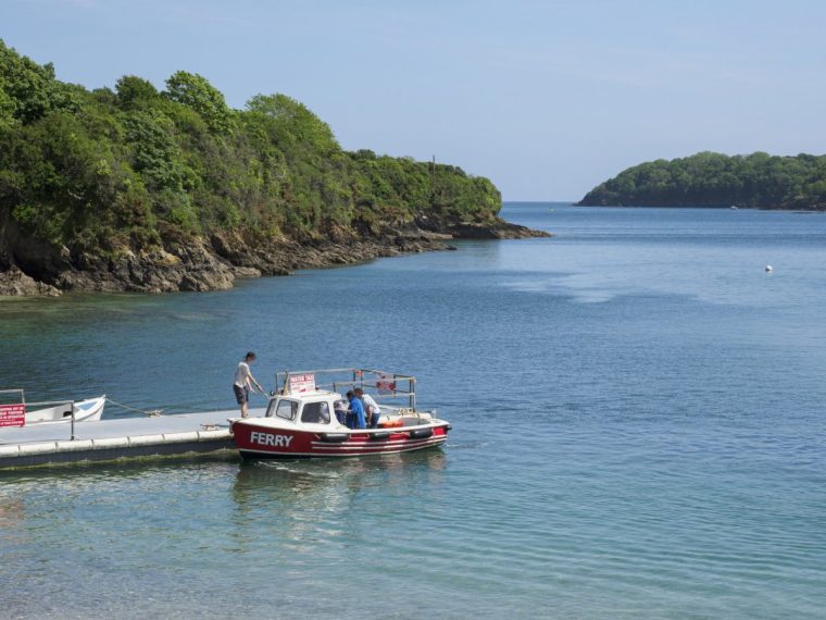 Passenger ferry that links Helford to Helford Passage across the Helford River, This service has been in existence for over 300 years, Helford Passage, Cornwall, UK. (Photo by: Nik Taylor/UCG/Universal Images Group via Getty Images)