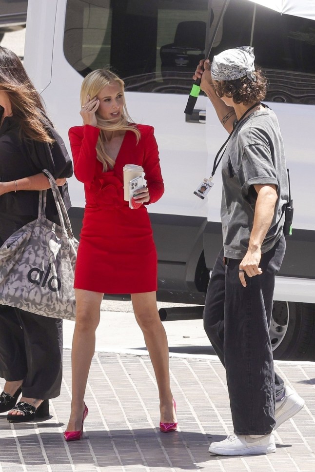 *PREMIUM-EXCLUSIVE* Los Angeles, CA **WEB EMBARGO UNTIL 1:30 pm EST on August 9, 2025** August 7, 2025 Sarah Michelle Gellar was spotted filming the highly anticipated 
