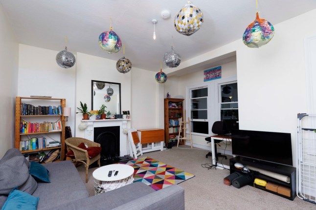 What I Rent - Archway. 18 Parolles Road N19 3RD Lilliane Teachen Pictured: Living room. (C) Belinda Jiao 07598931257 jiao.bilin@gmail.com