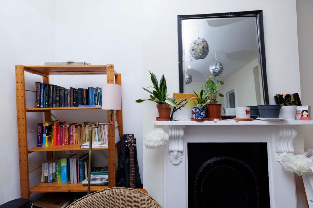 What I Rent - Archway. 18 Parolles Road N19 3RD Lilliane Teachen Pictured: Living room. (C) Belinda Jiao 07598931257 jiao.bilin@gmail.com